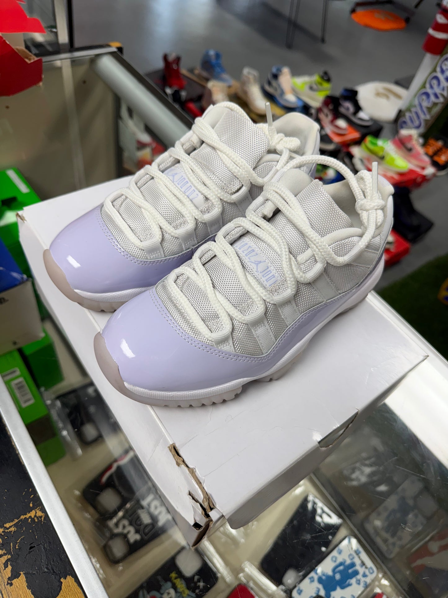 2022
Wmns Air Jordan 11 Retro Low 'Pure Violet'