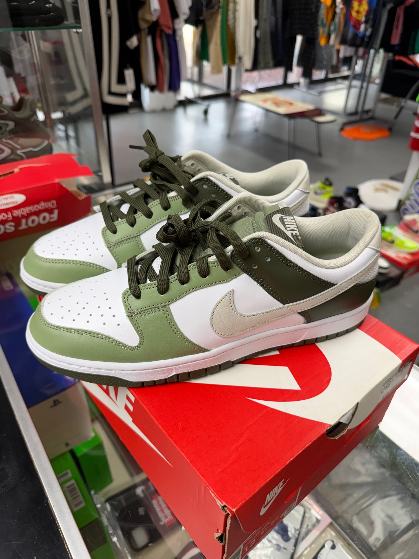 2023
Dunk Low 'Oil Green'