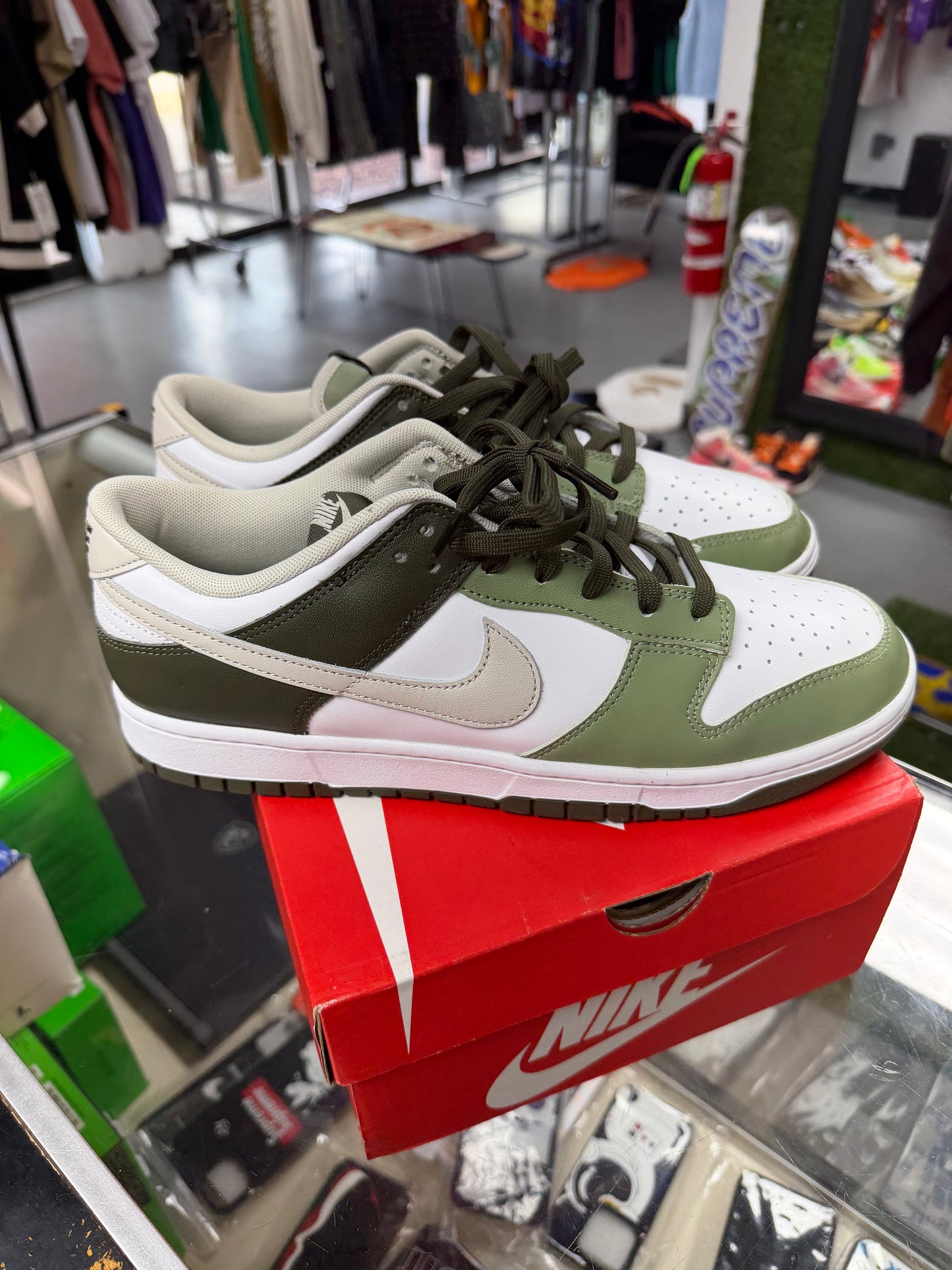 2023
Dunk Low 'Oil Green'
