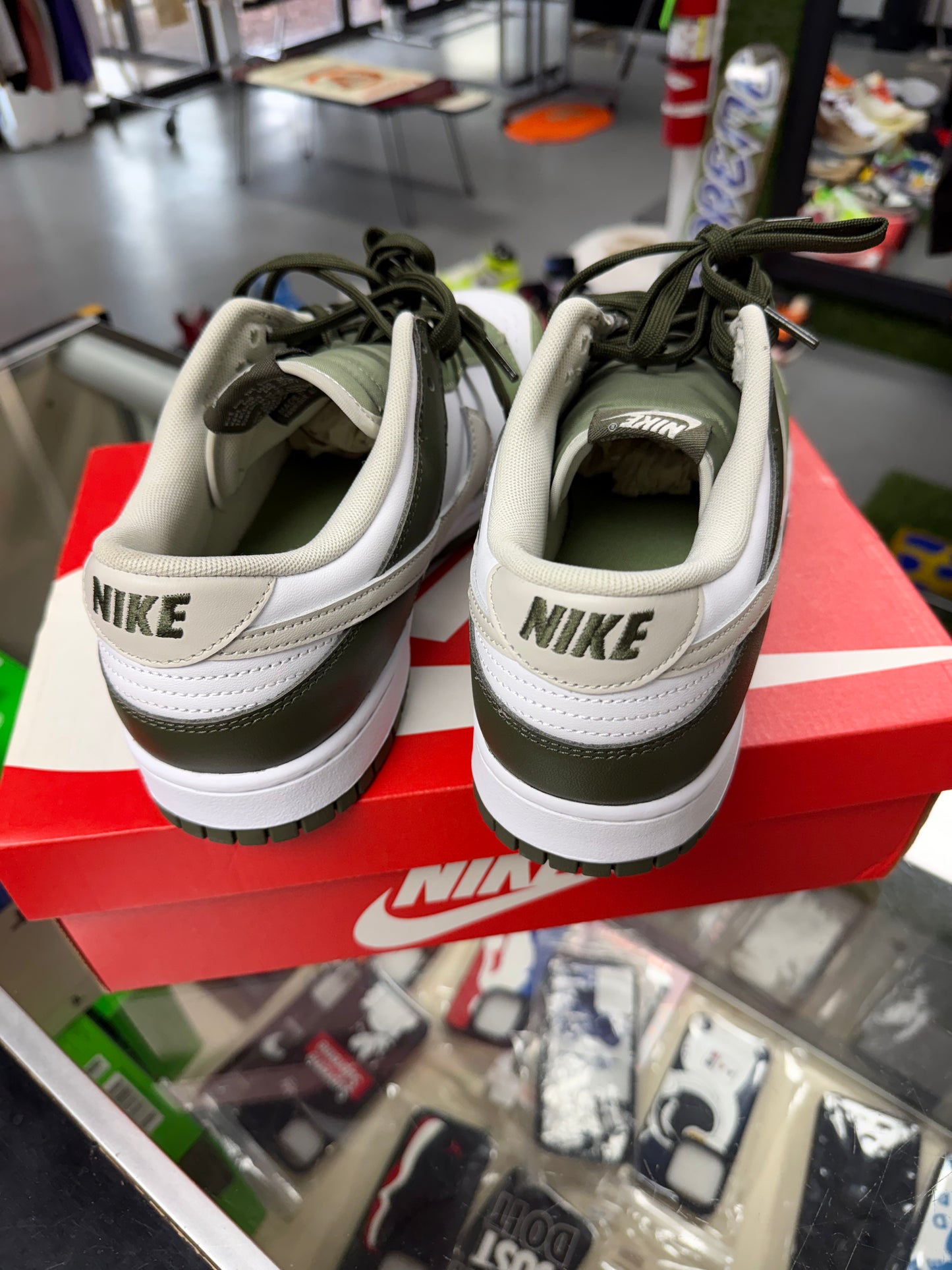 2023
Dunk Low 'Oil Green'