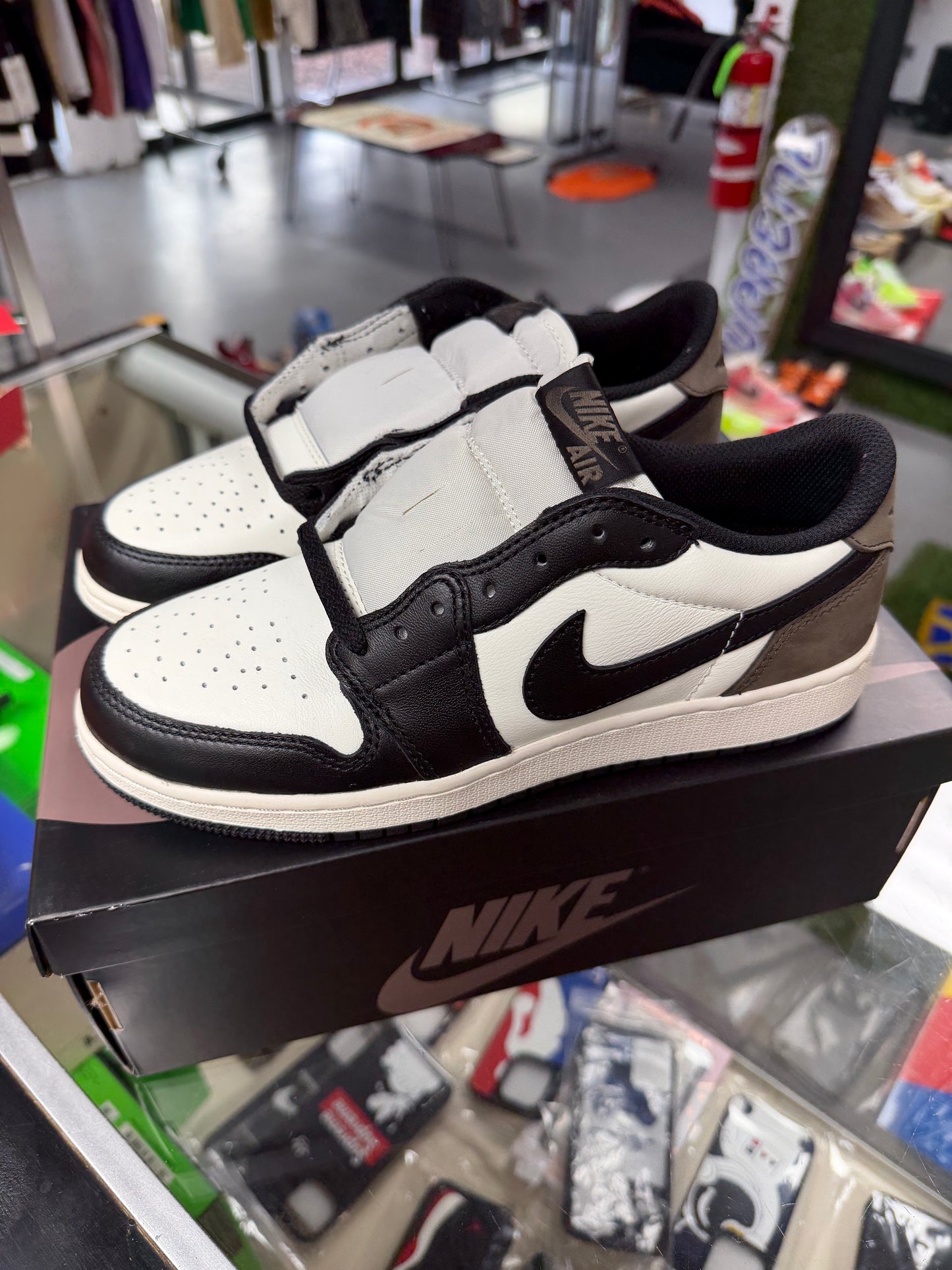 2024
Air Jordan 1 Retro Low OG 'Mocha'