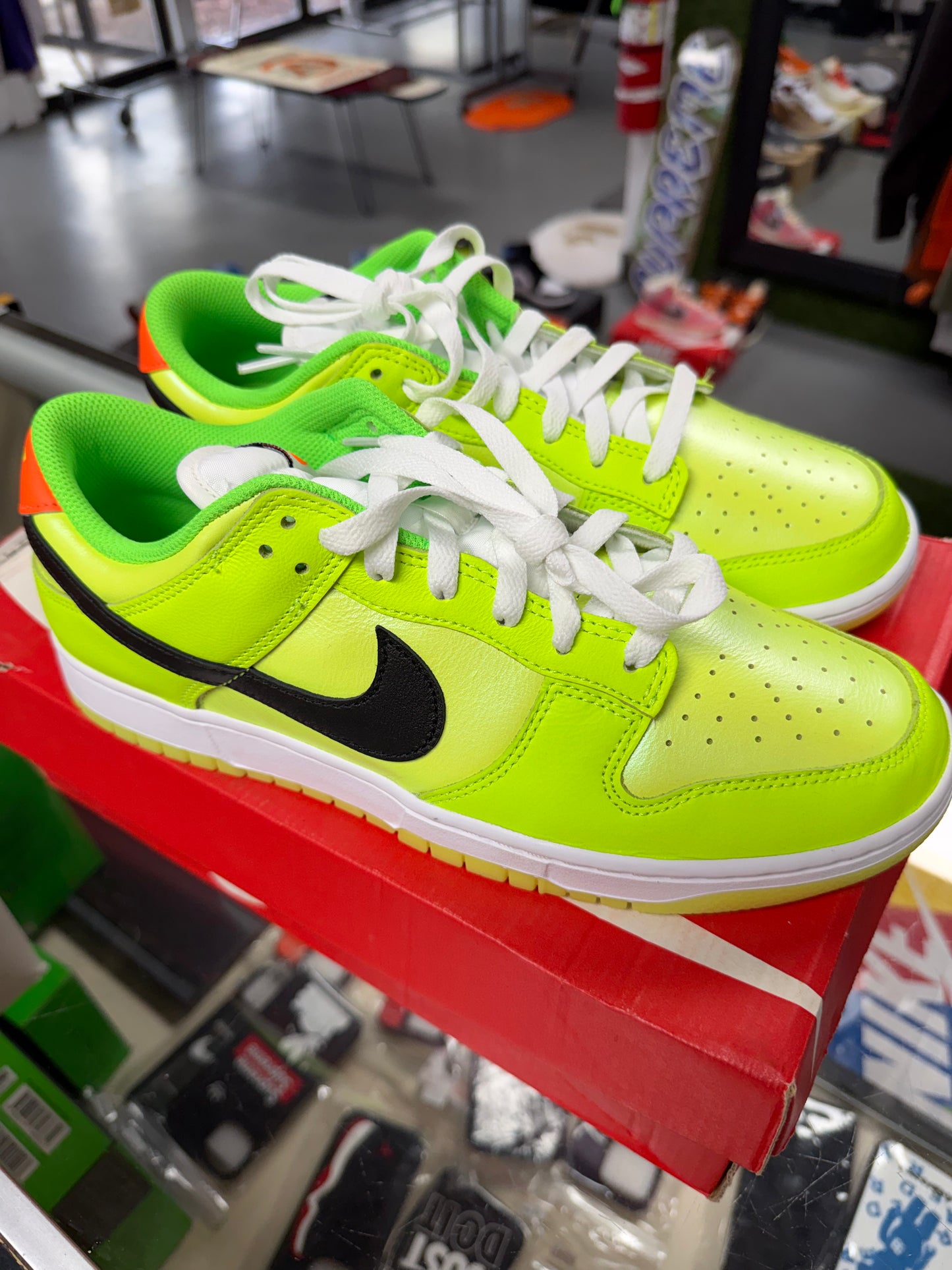 2023
Dunk Low SE 'Volt'