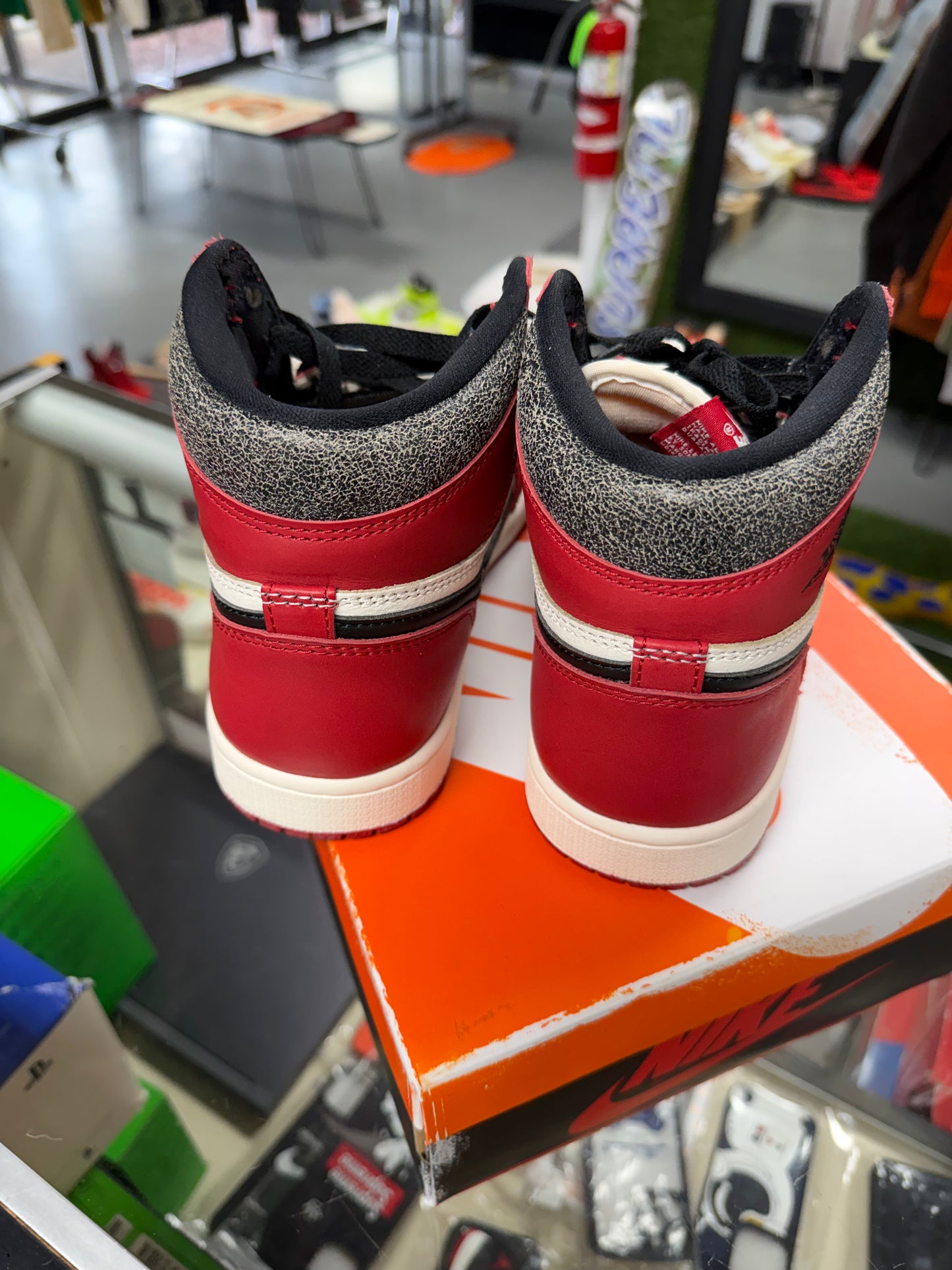 2022
Air Jordan 1 Retro High OG 'Chicago Lost & Found'