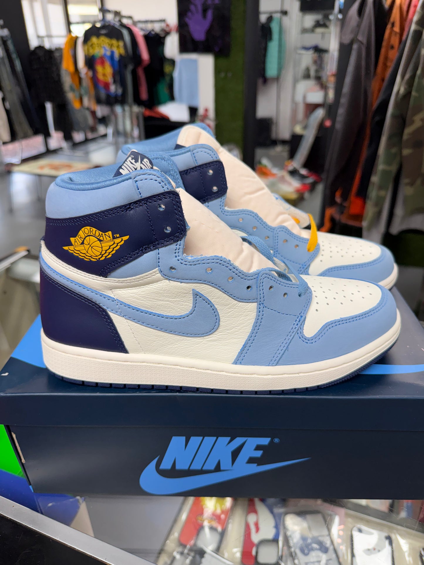 2024
Wmns Air Jordan 1 Retro High OG 'First in Flight'