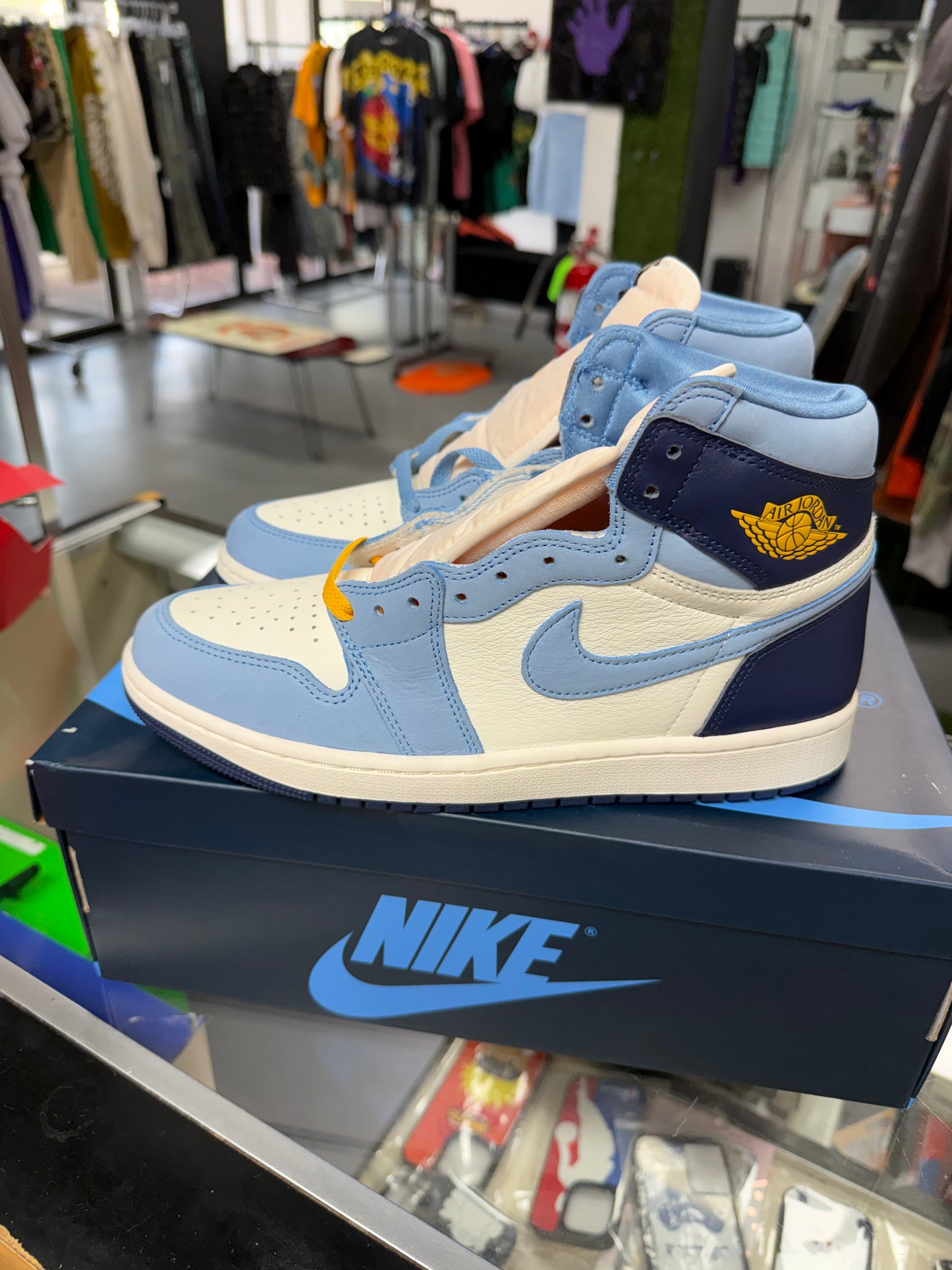 2024
Wmns Air Jordan 1 Retro High OG 'First in Flight'