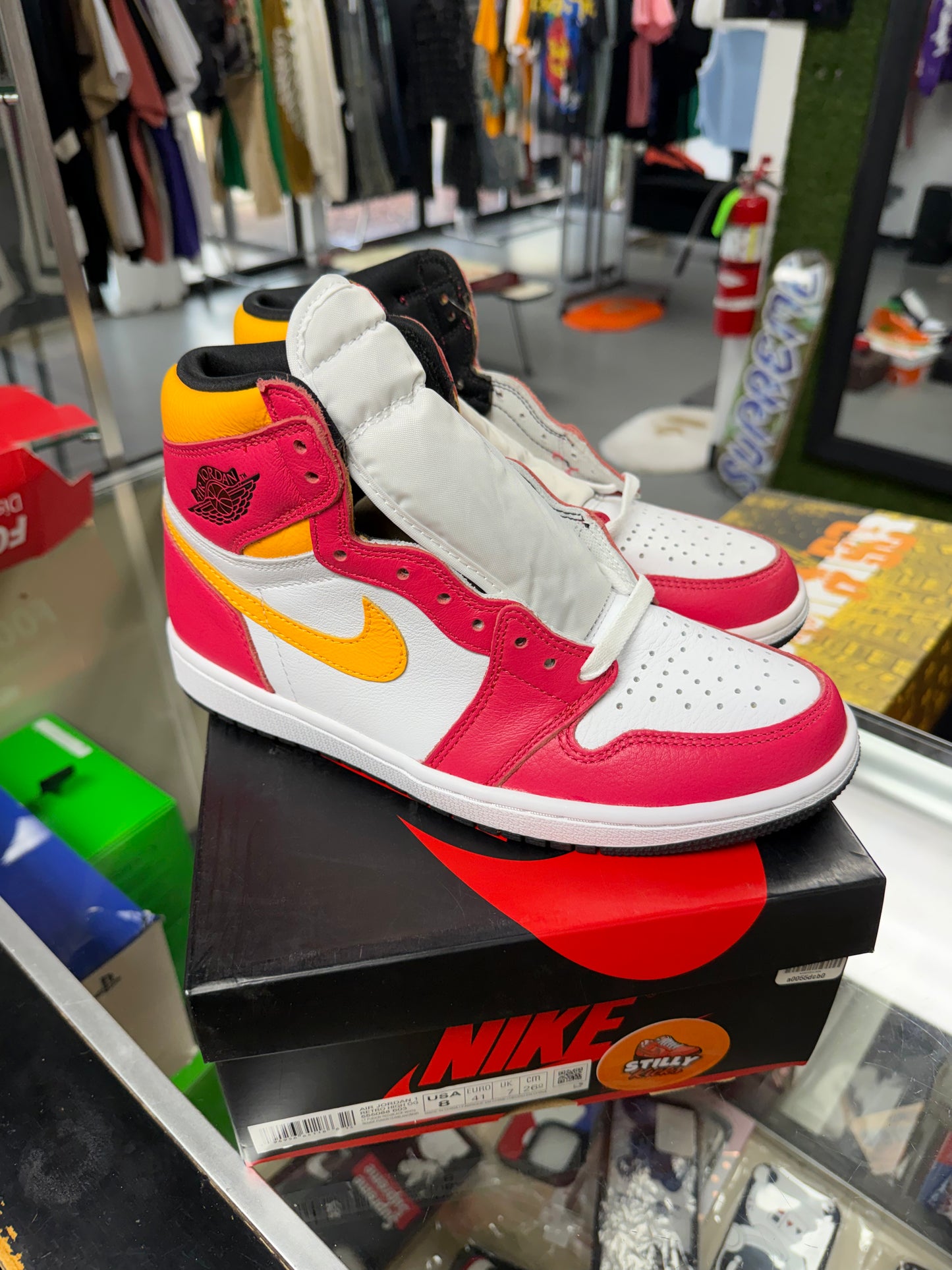 2021
Air Jordan 1 Retro High OG 'Light Fusion Red'