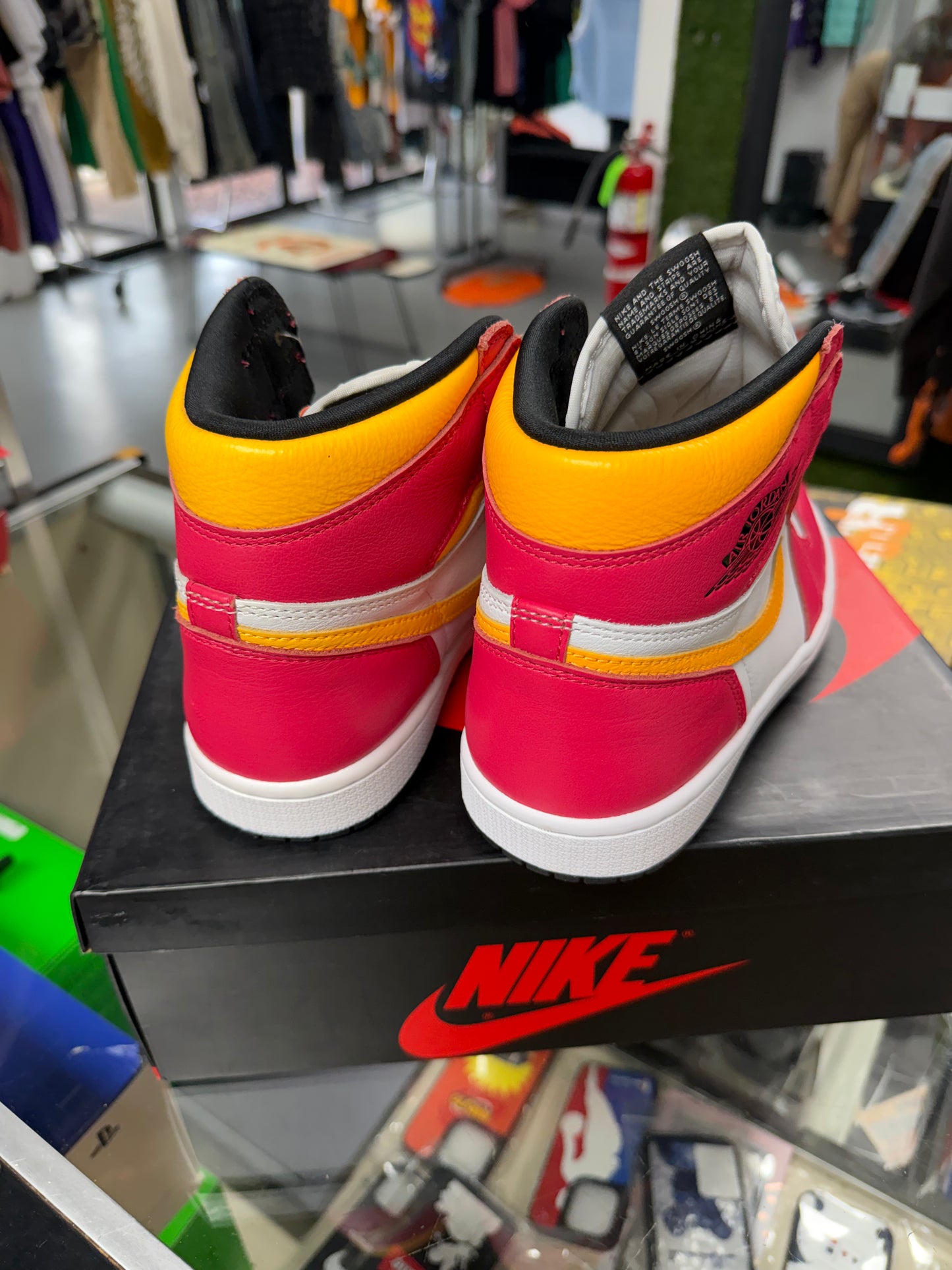 2021
Air Jordan 1 Retro High OG 'Light Fusion Red'
