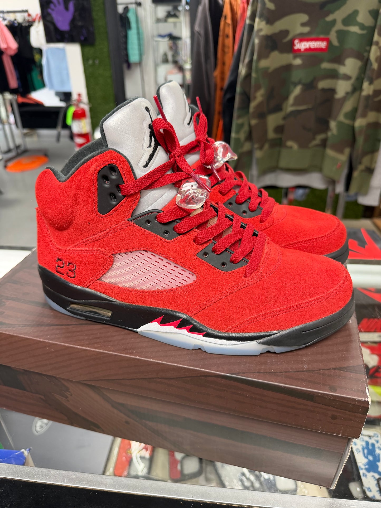 2021
Air Jordan 5 Retro 'Raging Bull' 2021