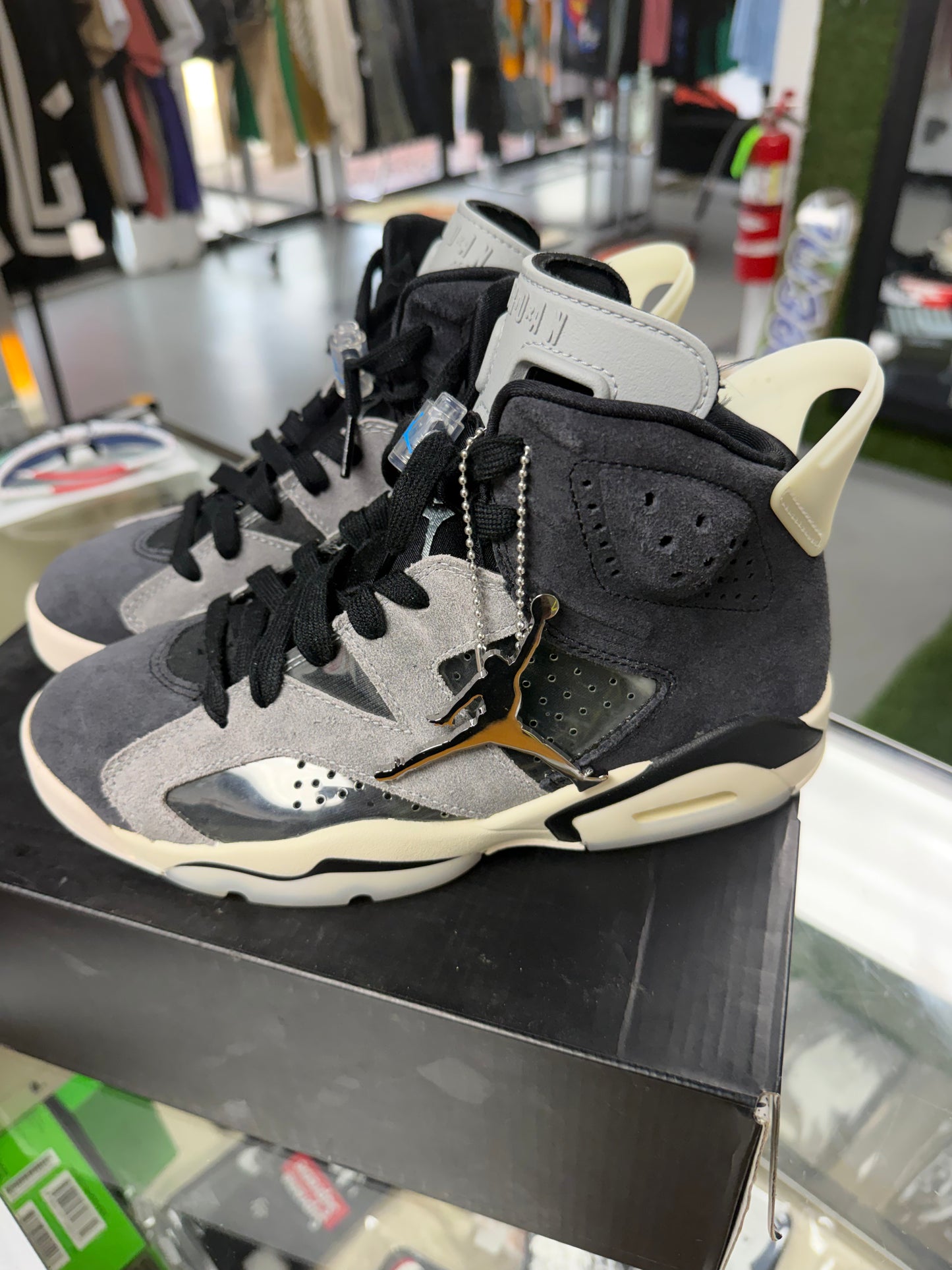 2020
Wmns Air Jordan 6 Retro 'Tech Chrome
