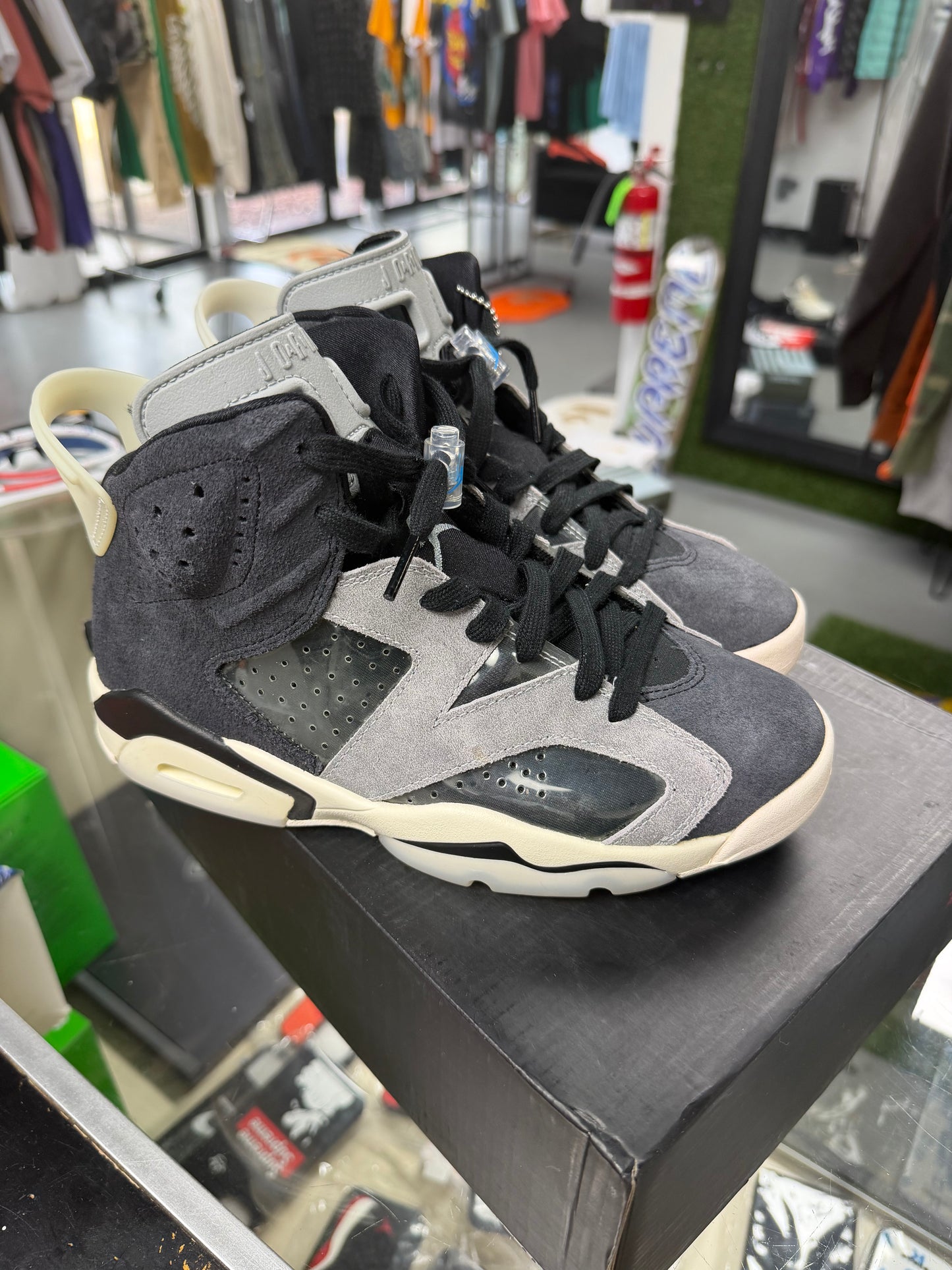 2020
Wmns Air Jordan 6 Retro 'Tech Chrome