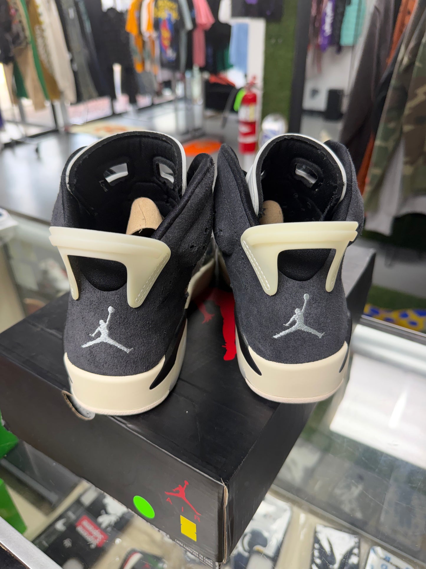 2020
Wmns Air Jordan 6 Retro 'Tech Chrome