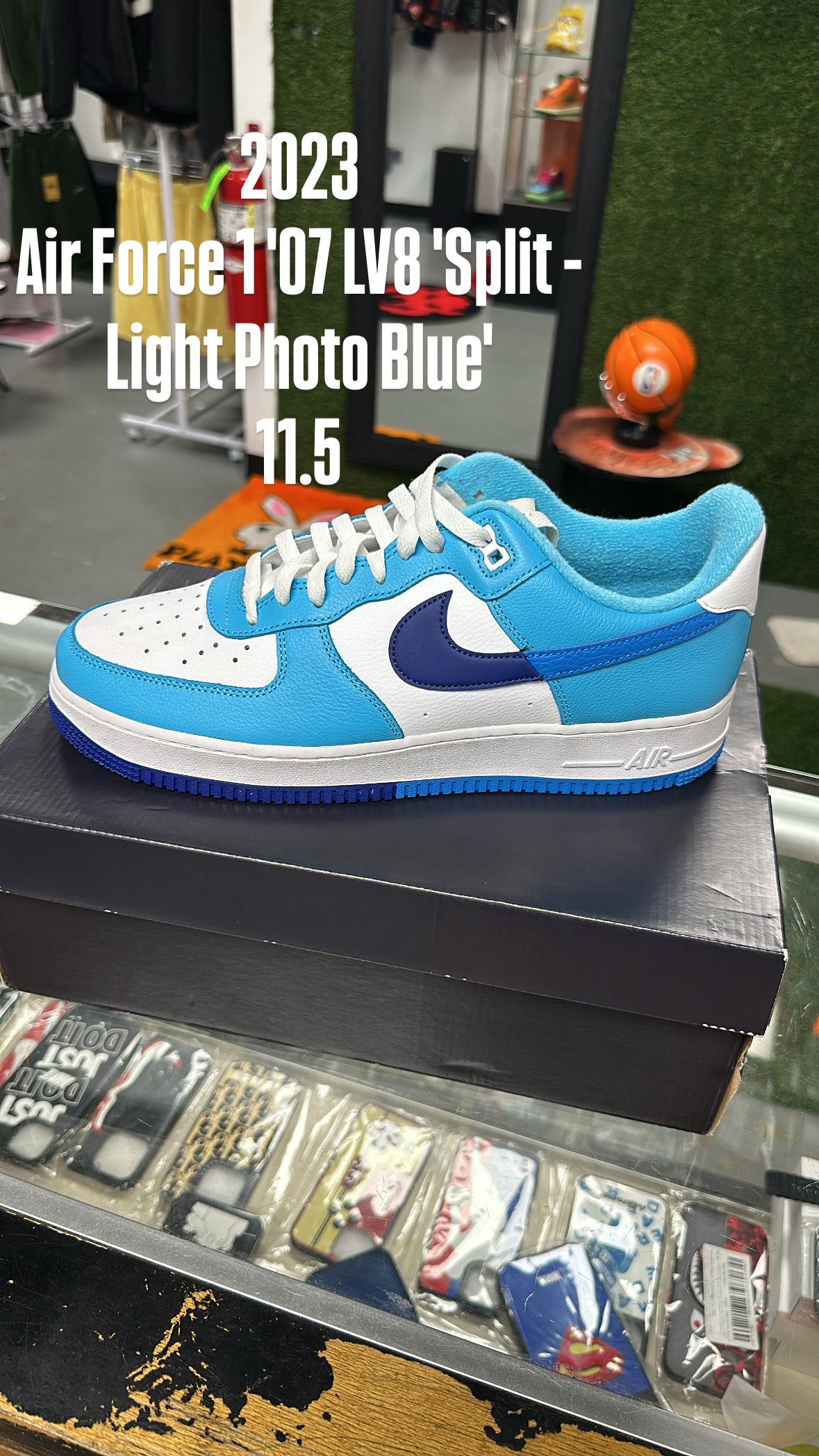 2023
Air Force 1 '07 LV8 'Split - Light Photo Blue'