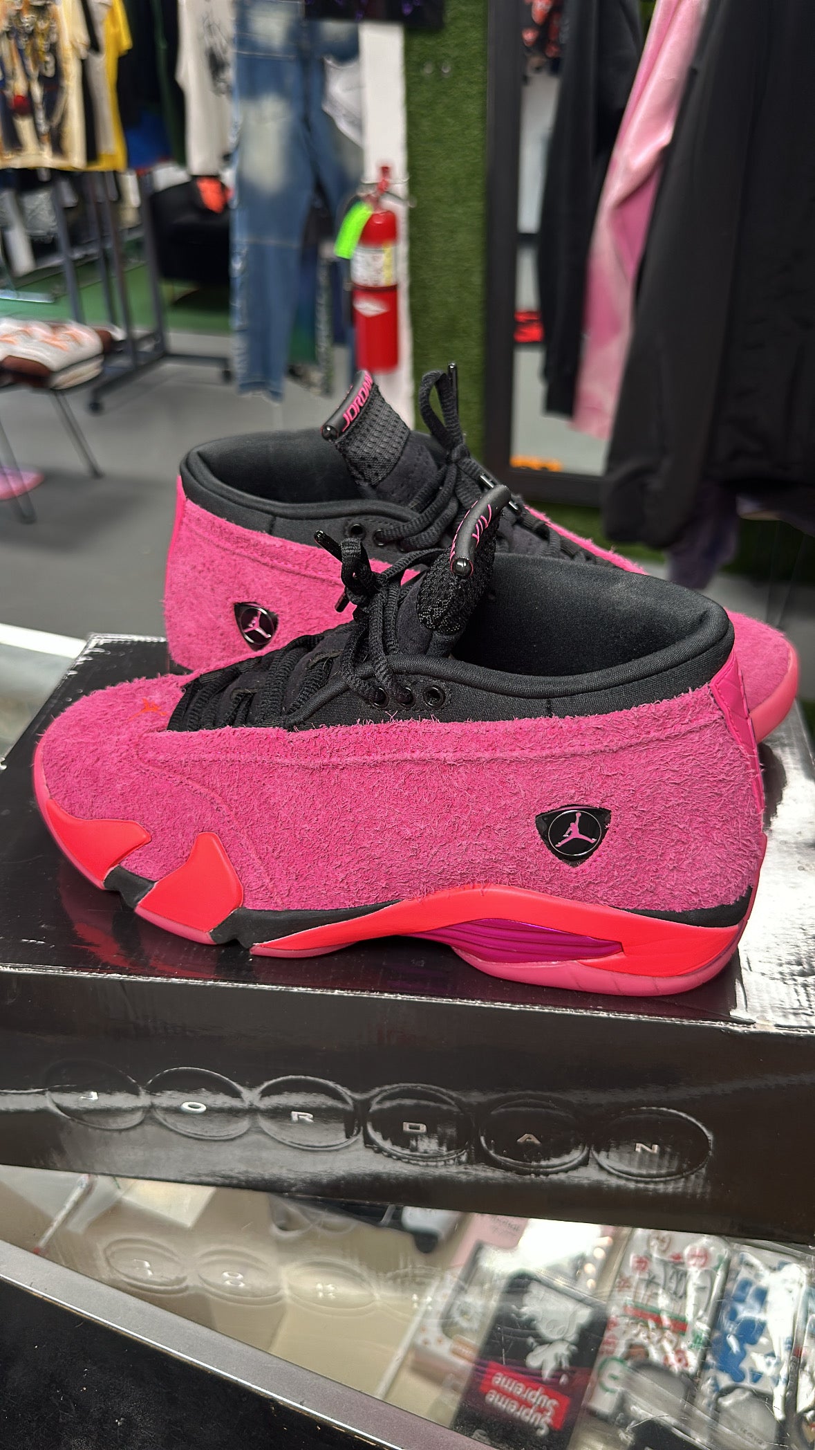 2021
Wmns Air Jordan 14 Retro Low 'Shocking Pink'