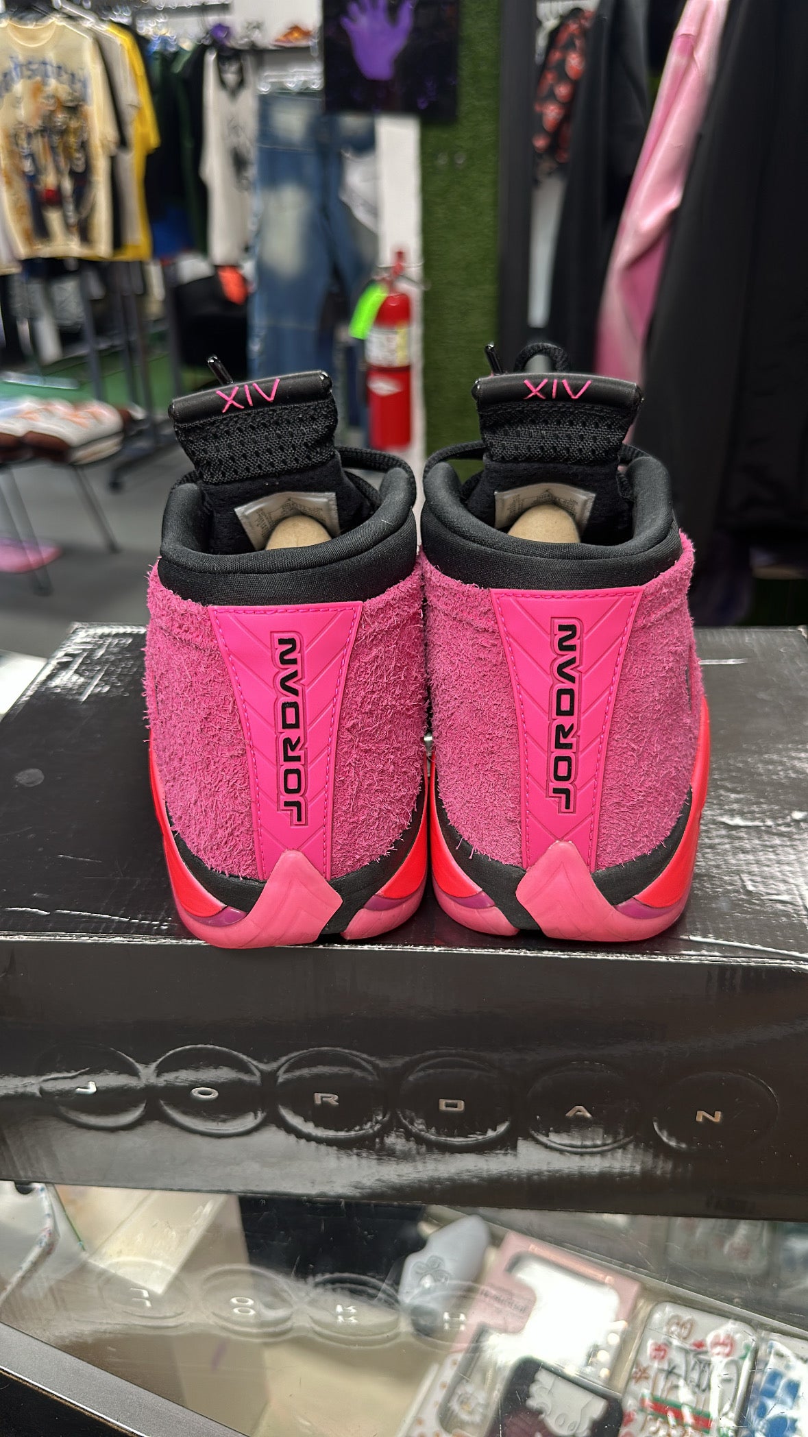 2021
Wmns Air Jordan 14 Retro Low 'Shocking Pink'