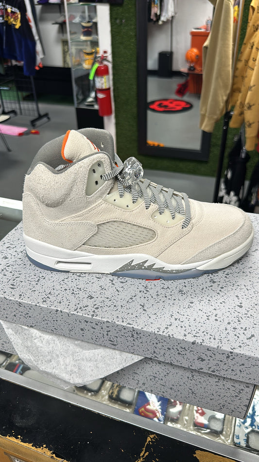 2023
Air Jordan 5 Retro SE Craft 'Light Orewood Brown'