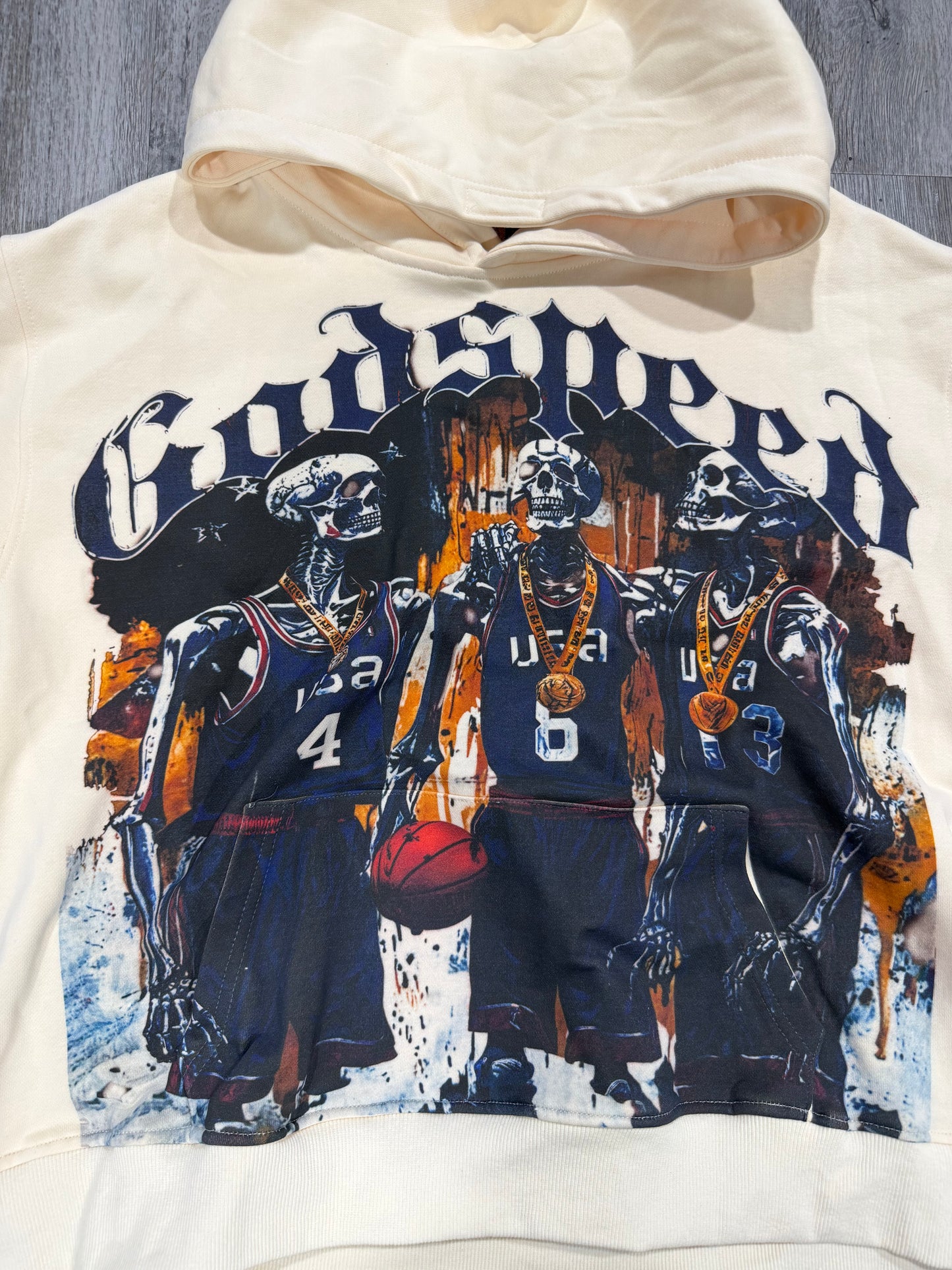 DREAMTEAM '24 HOODIE
" cream”