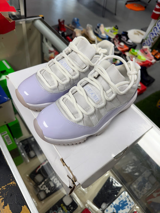 2022
Wmns Air Jordan 11 Retro Low 'Pure Violet'