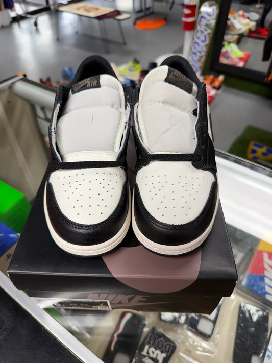 2024
Air Jordan 1 Retro Low OG 'Mocha'
