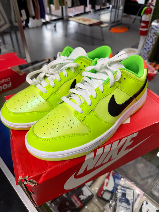 2023
Dunk Low SE 'Volt'